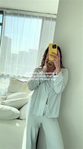 Essentials for creating a morning routine that lasts AND will fill your cup 1. Sunrise alarm clock - the only true product I have in this essential list because it really does make the biggest difference in how we wake up. Slowly with the sun makes it easier to jump out of bed 2. Movement - some type of movement that makes you feel amazing. Doesn’t have to be anything crazy just to get out bodies moving after a night of sleeping and before we go sit at a desk all day 3. Mindfulness - again you c