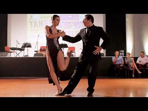 Daiana Guspero and Miguel Angel Zotto – A mis viejos