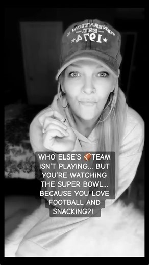 Jessica Acampora | Super Bowl?! 🏈😜 | Instagram