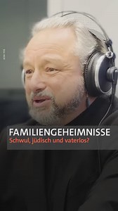 🎧 Roman ist Schauspieler, Drag-Künstler und Barkeeper im Berliner Club „Berghain”. Jahrelang weiß er weder von seiner jüdisch-orthodoxen Familie in Brooklyn noch, wer eigentlich sein Vater ist. Als junger Mann reist er um die halbe Welt – erst nach New York und dann in die russische Provinz – der eigenen Identität auf der Spur. Romans Geschichte im neuen Podcast „Familiengeheimnisse – Sag mir, wer ich bin“ – jetzt anhören! ➡️ https://1.ard.de/ttt-podcast-familiengeheimnisse | ttt - titel thesen