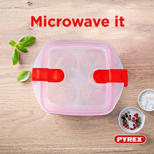 Préparez la rentrée avec Cook&Heat de Pyrex® ! Grâce à nos plats en verre borosilicate cuisinez au four (sans le couvercle), conservez au réfrigérateur ou au congélateur et réchauffez vos plats, en toute sécurité. Disponible dans vos Galeria Inno Antwerpen, Bascule, Charleroi, Liège, rue Neuve et Schoten. | INNO