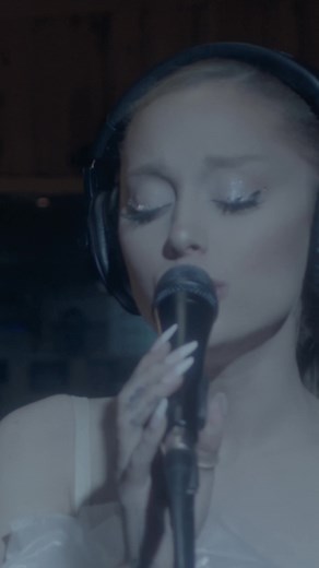 Live Performance of 'We Can't Be Friends' by Ariana Grande