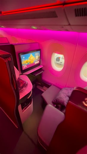 Roame Travel on Instagram: "What it’s like on Qatar Airways Qsuites business class. Can be booked for as low as 70,000 points. Found using the @roame.travel award flight search tool. #qatarairlines #awardtravel #roame #pointsandmiles"