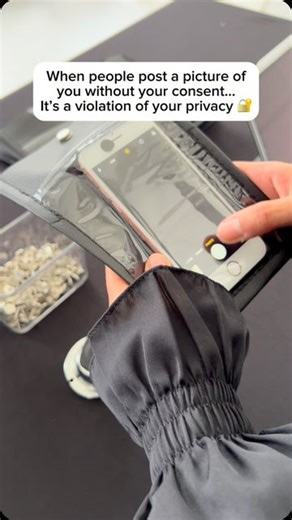 ModestlyCo | Photography Prevention Pouches on Instagram: "No more worrying about people violating your privacy and posting your pictures Photography prevention pouches is definitely a way to make you feel comfortable and at ease. Say no to unwanted photos, have your dream wedding with no worries. #2024bride #muslimbride #unpluggedwedding #classic #hijab #modestgirlies #dreamsdocometrue"