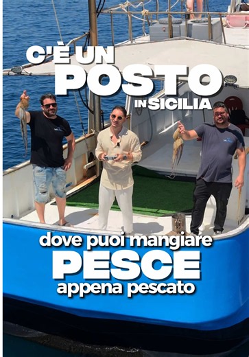 Ci sono ristoranti che cucinano il pesce⚓ E poi ci sono ristoranti come Isola Pesca, che ho scoperto grazie a TheFork, dove il pesce lo pescano loro stessi prima di cucinarlo 🍽️ Questa è la loro filosofia: dal mare alla tavola. Ma davvero. Sono uscito in mare con i pescatori della cooperativa, ho assistito allo sbarco del pescato del giorno e poche ore dopo quello stesso pesce era nel mio piatto. Ho scoperto IsolaPesca grazie a @TheFork Italia dove puoi scegliere tra 20.000 ristoranti in tutta 