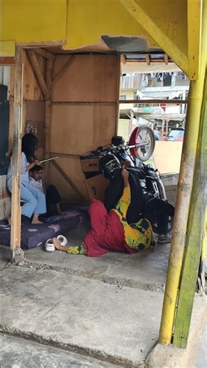 Crazy mom can't hold back her laughter 😭🤣 #mangbub