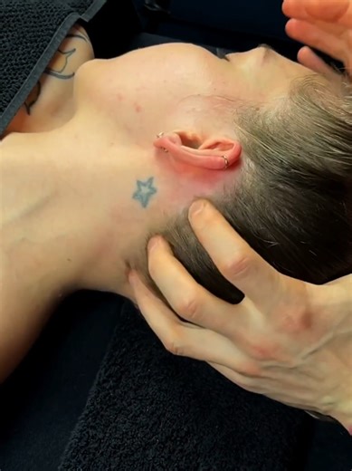 Beautiful Hair Massage Girl#SpaASMR #SleepASMR #ASMRMassage #viral #fyp @Elvi ASMR Massage @PodStudio-01 @Dr khan