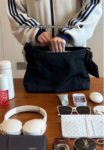 Stylish Hobo Bag and Makeup Bag for Daily Essentials