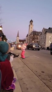 17M views · 20K reactions | A driver plowed through the Waukesha Christmas parade Sunday. Cellphone video from Jesus Ochoa captured a terrifying moment when the SUV just missed a little girl dancing along the route. https://cbs58.com/news/breaking-waukesha-holiday-parade-evacuated-following-emergency-event-involving-gunshots-speeding-vehicle | CBS 58 | Facebook