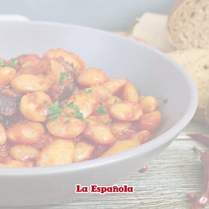 Hello July!💛This month brings midwinter and cozy nights on the couch, so let's warm up your mid-weeks with these 4 delicious recipes! Keep an eye out for each recipe at the start of each week in July! 🎉Week 1: Garlic Prawns 🎉Week 2: Spanish Chickpea Soup 🎉Week 3: Homemade Cracker in EVOO 🎉Week 4: Broad beans with bacon and paprika | La Española