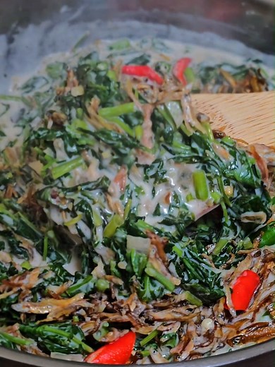 Laing na Kangkong: Malasa at Masarap na Recipe