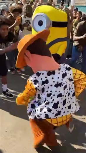 WOODY FROM TOY STORY GOING CRAZY WITH THE DANCE MOVES! 🎶 #funny #dance #music #rap #hiphop #shorts