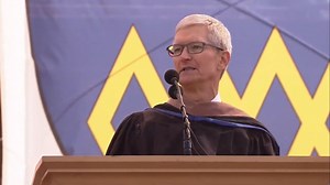 ティム・クック、スタンフォード大学卒業式でスピーチ｢責任なき主張はない｣
