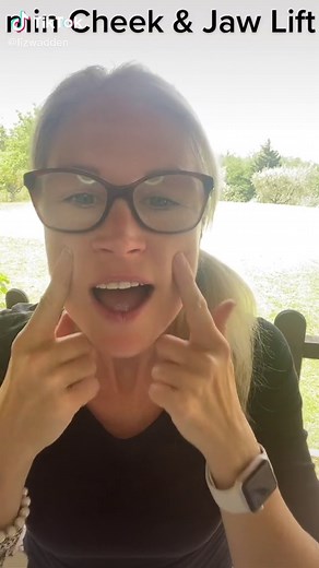 1 minute Cheek & Jaw Lift - strengthens , lifts & tones the muscles around your cheek and jaw area. Great for lifting the cheek & jaw area! Try it! #faceyoga #tipsandtricks #cheekbones #jawline #fyoupage #fyp #fypシ゚viral #cheeks #momsover40 #onthego #beautyhacks