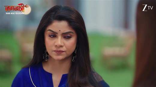 Kya Sakshi ki baatein karengi Maya ke ateet ki jakhmon par aur bhi gehra vaar? Dekhiye #Jagadhatri har roz, raat 10 baje, sirf #ZeeTV par. #Maya #Sakshi #JagadhatriEpisodic #AapkaApnaZeeTV | ZEE TV