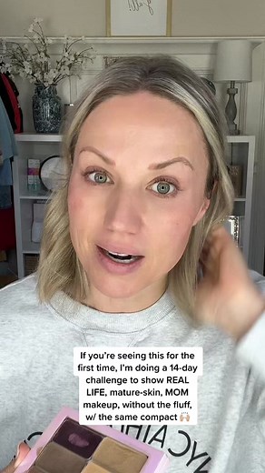 3 minute face! #makeuplooks #makeup #makeuplovers #makeupinspiration #makeupoftheday #novembro #makeuptutorial #makeuplover #makeupobsessed #undiscoveredmuas