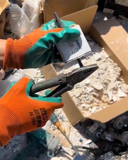 19K views · 24 reactions | Stepwise Extraction Of Magnetic Materials #MetalExtraction #ToolWork #SmartMachine #IndustrialProcess #PowerMotion | Deep Dive News | Facebook