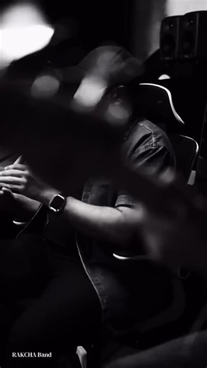 Rakcha_Band on Instagram: "🖤🤍 Black & White mood Quand les couleurs s’effacent, l’énergie prend toute la place. Sur scène ou dans le public, venez matcher la vibe et faire partie du tableau.✨ 🪄 Dress code: Black & White. 🖤🤍 #blackandwhite #dresscode #eventvibes #livemusic #liveexperience #montreal"