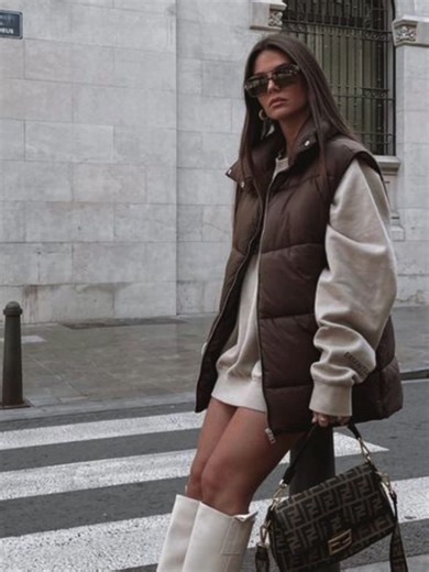 Micro Trend: Winter Whites Winter whites are the ultimate cold-weather flex. From creamy knits to ivory coats, this trend proves that light tones aren’t just for summer. Pair different shades of white with rich textures like wool, leather, and cashmere to keep the look elevated and intentional. #WinterWhites #MicroTrend #NeutralStyle #MinimalFashion #SeasonalStyle #ChicLooks