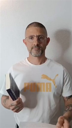 Es, seguramente, lo más ruin y rastrero que he visto en años. Leedlo detenidamente, por favor.Ayer, toda la algarada derechista tránsfoba de Twitter se inventó que un escritor se había suicidado a causa del acoso y las amenazas de los trans y los queer.Aquí tenéis los mensajes de sus principales exponentes:Lucía Etxebarría: acusando directamente a Irene Montero. Juan Soto Ivars.José Errasti.Paula Fraga.Solo José Errasti ha borrado el tuit; los demás siguen en línea.Pues resulta que todo ha sido 