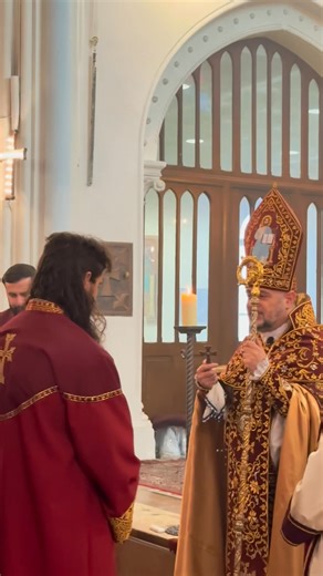 Դպիրներու Ձեռնադրութիւն (16.11.2025) Ordination d'acolytes, Tebir (3️⃣րդ մաս) (3️⃣ème partie) 6 enfants de chœur, Manouk Maldjian, Avédis Kizirian, Arek Tsaturyan, Mosig Mahsérédjian, Khatchig Racho-Hovhanessian et Massis Maldjian ont été ordonné dans les 4 premiers ordres mineurs de la hiérarchie ecclésiale par Mgr le Primat Krikor Khatchatryan au cours d'une cérémonie très émouvante. Tout en félicitant les nouveaux ordonnés, Monseigneur a d'ores et déjà rappelé les devoirs des acolytes au sein