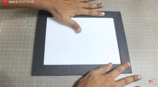 DIY Cardboard Picture Frame