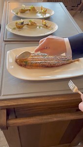 5.9M views · 74K reactions | Une maîtrise parfaite de la découpe en salle !  #restaurant #restaurateur #cuisine #cuisinier | Toqués de restauration | Facebook