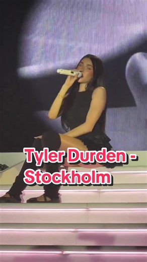 Madison Beer Performs 'Tyler Durden' in Stockholm | Spinnin Tour