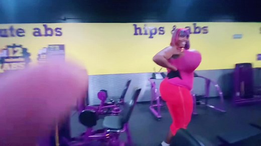 Amazon Ashley: The Tallest Woman on Social Media