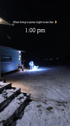 Cecilia Blomdahl ✘ Svalbard on Instagram: ". A full day of polar night 🕯️. ♡ Sometimes when I see it like this, I’m like… what?! We really live like this? Not in a bad way, but because after a while, you truly stop noticing the absence of daylight. You get used to waking up to night, going about your day under the glow of a headlamp. It’s such a strange time of year when you see it laid out like this. And yet polar night will always be my favourite season for the peace it brings 🌙🕯️. ♡ #longy