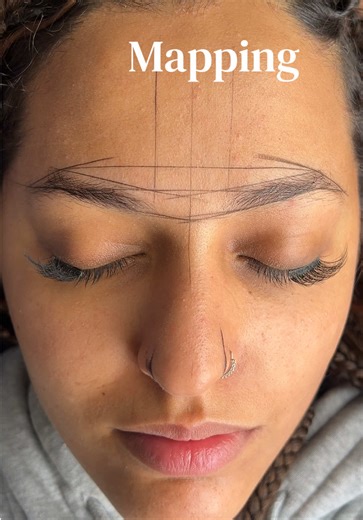 Expert Mapping Techniques for Microblading Brows
