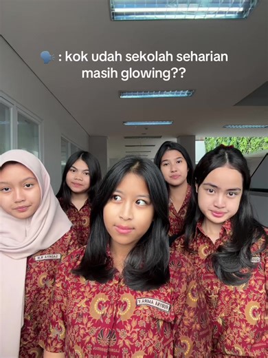 kok udah sekolah seharian masih glowing? Karena habis mandi ✨ eh salah karena rutin pake Milk Recipe Brightening Body Toner 🧴💛 capek sekolah boleh, kusam? skip dulu 😎 #labstar #labschoolian #Bodycare #Bodytoner #LipetanHitam