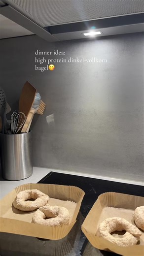 ihr braucht: 300 g Dinkelvollkornmehl 250 g Magerquark Ein Ei Einen Teelöffel Backpulver Eine Prise Salz Alle Zutaten vermengen und für 15 Minuten in den Airfryer! ❤️ #dinnerideas #rezepte #highprotein #diät #fyp