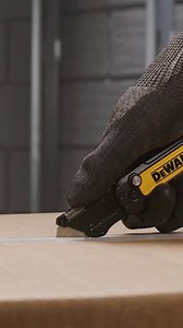 2.2K views · 14 reactions | ¡Descubre las novedades en herramientas manuales DEWALT®! Precisión, durabilidad y facilidad al alcance de tus manos con las Nuevas Cuchillas Plegables DWHT10992 y DWHT10993. #DEWALT #SolidezGarantizada #Herramientas #DEWALT100 | DEWALT | Facebook