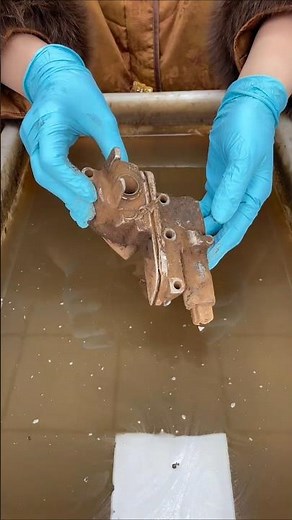 Industrial Degreasing Magic: Reviving a Rusty Mechanical Part ​#satisfying #restoration #cleaning