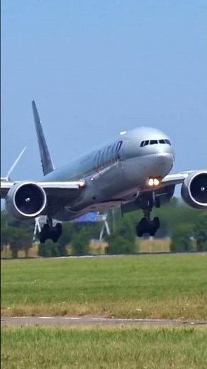 Boeing 777 Incredible REVERSE THRUST Sound #Shorts