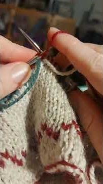 3 colour double knitting.Double knitting is both sides, same time!#doubleknitting #knittingtutorial