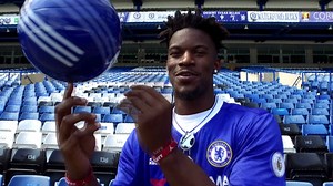 We put Jimmy Butler's basketball skills to the test on his visit to Stamford Bridge this morning...🏀👌 | Chelsea Football Club