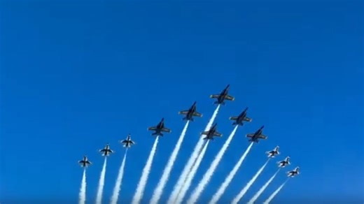 Watch as Thunderbirds, Blue Angels fly over Florida in rare team up