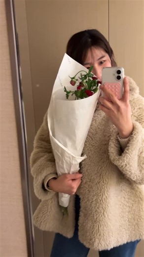 오뜰리에플라워 강남정기꽃배송 선릉역꽃집 삼성역꽃집 코엑스꽃집 on Instagram: "오랜만에 호텔출장작업이 있어 간단히 찍어본..🎬🥹 답프로포즈라니 ♥️ - - - #호텔프로포즈#답프로포즈#답프로포즈이벤트#웨스틴서울파르나스"