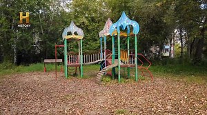 29K views · 303 reactions | #AlienígenasAncestrales En la década de 1950, miles de avistamientos eran registrados en todo el país. A pesar de que la mayoría descarta estos informes como poco más que curiosidades, una mujer en Arizona los tomó en serio. ¿Cuál fue la reacción de esta ama de casa?  Todo esto y más en tu pantalla de History | HISTORY | Facebook