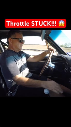 😱YIKES! Throttle STUCK on vintage Mustang