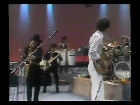 Carlos Santana and Gato Barbieri perform Europa Live in Chicago on February 22, 1977--RARE FOOTAGE