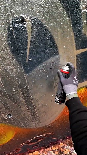 SATISFYING Chrome Spray