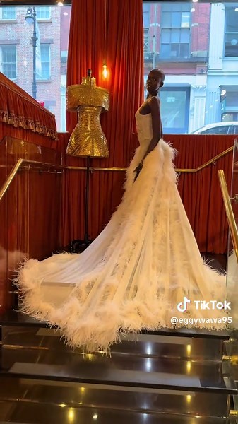 Exploring NYC with Annie: A Memorable Costume Experience