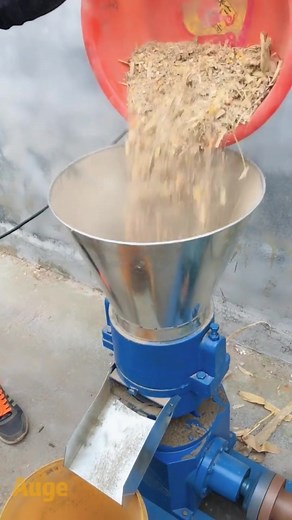 Pellet machine.#pelletmachine #fuelpellets #pellet #feedgranulator #cattlefeeding