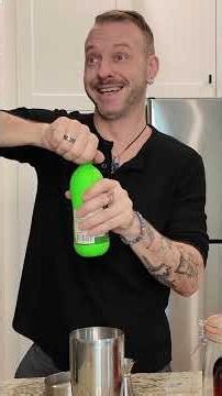 How to make a classic cosmo 🍸