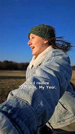 AG Farm Life Official on Instagram: "Made some REALLY BIG COMPLIMENTS 🥹 This year 2025 #Horses #farmersdaughter #countrylife #fypシ❤️💞❤️ #farmlifestyle #2025 #livethelittlethings #fun #dairyfarm #ag #agfarmlife"