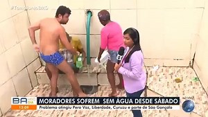 36K views · 705 reactions | Durante reportagem sobre a falta de água que atinge bairros da capital, um morador apareceu de sunga, tomando banho de cuia na Fonte do Estica.  “Oh minha filha, é o jeito. Tem que aproveitar. Graças a Deus tem essa água aí para gente tomar banho. É o que resta”, afirmou.  https://www.bahianoticias.com.br/holofote/noticia/65208-.html?f | Bahia Notícias | Facebook
