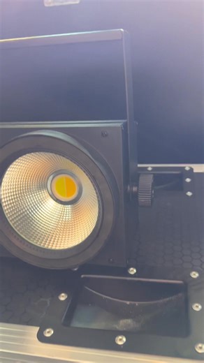 Blinder CW WW ARO RGB 2 Led x 100W 2 en 1 (Blanco cálido y frío ) Aro externo e interno RGB Precio : $6,986 Case con 4 Pz | DMX Home Mexico